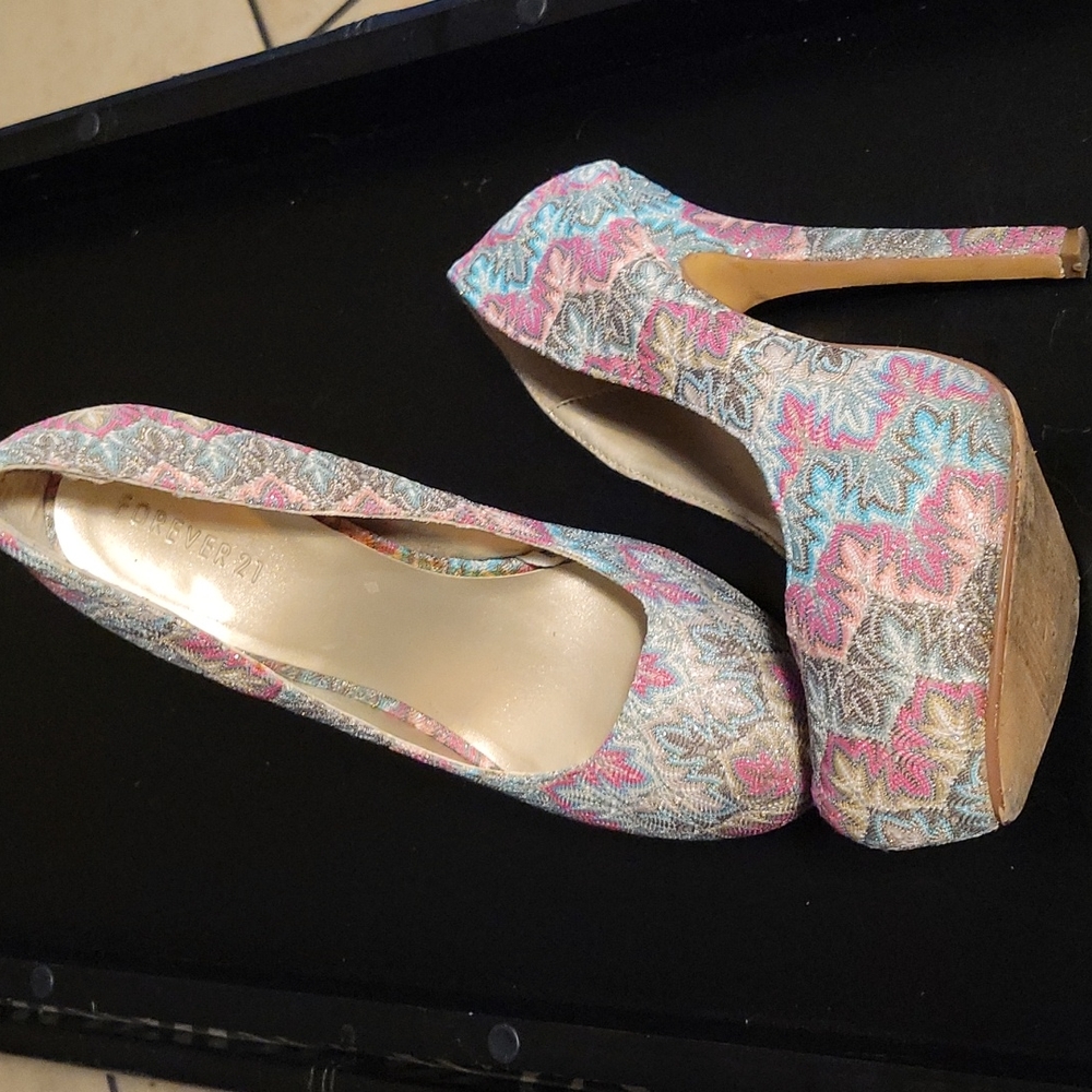 Forever 21 Fabric Platform Heels Size 9